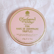 【Charbonnel et Walker】Pink Marc de Champagne Truffles Chocolate 粉香檳松露朱古力 - 135g